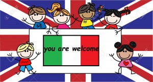 30650653-bambini-di-etnici-misti-Gran-Bretagna-bandiera-britannica-Archivio-Fotografico